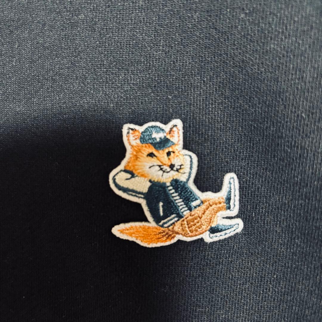 【人気デザイン】メゾンキツネ　スウェット　XLサイズ　ワンポイント刺繍ロゴ
