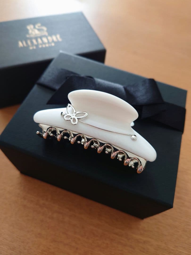 美品 アッカ acca ヘアクリップ バタフライ パピヨン 蝶々 ホワイト