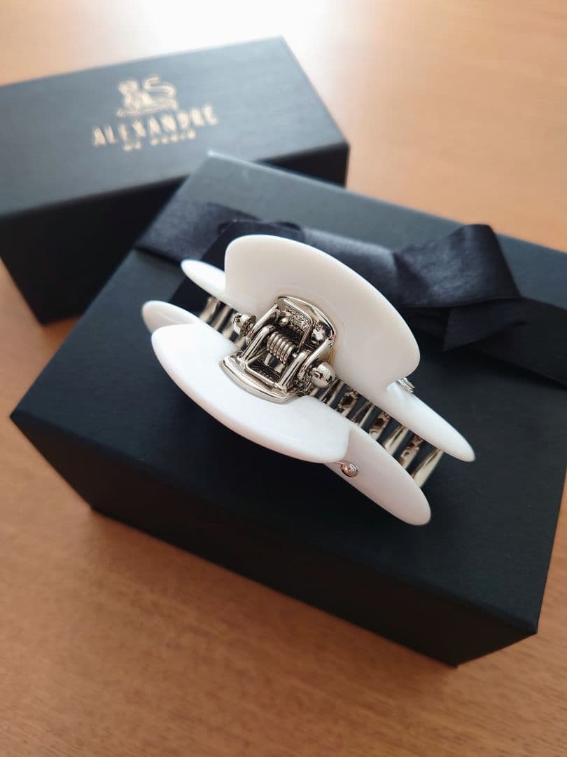 美品 アッカ acca ヘアクリップ バタフライ パピヨン 蝶々 ホワイト