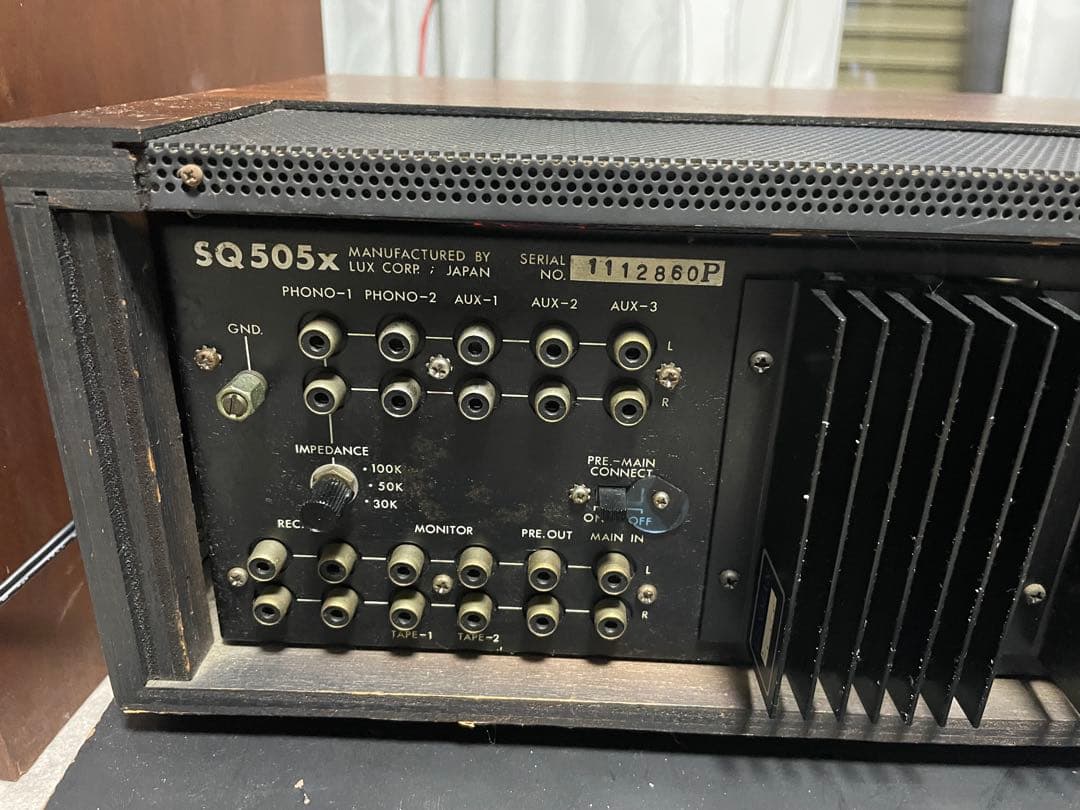 LUXMAN 505X ソリッドステートアンプ取り扱い説明書が有り
