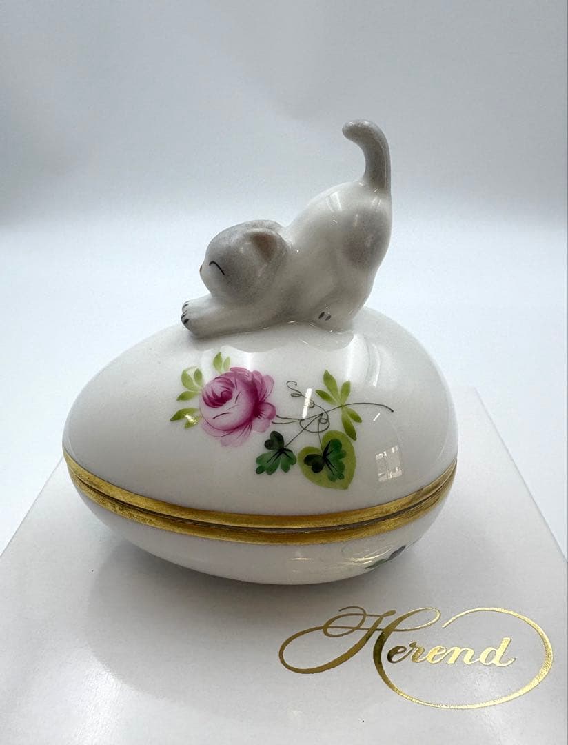 未使用保管品/ヘレンド/ウィーンの薔薇/たまご型ブチネコ　ミニ小物入れ　箱付