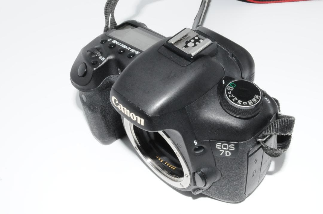 ★美品★Canon キャノン EOS 7D 型番 DS126251 ボディ