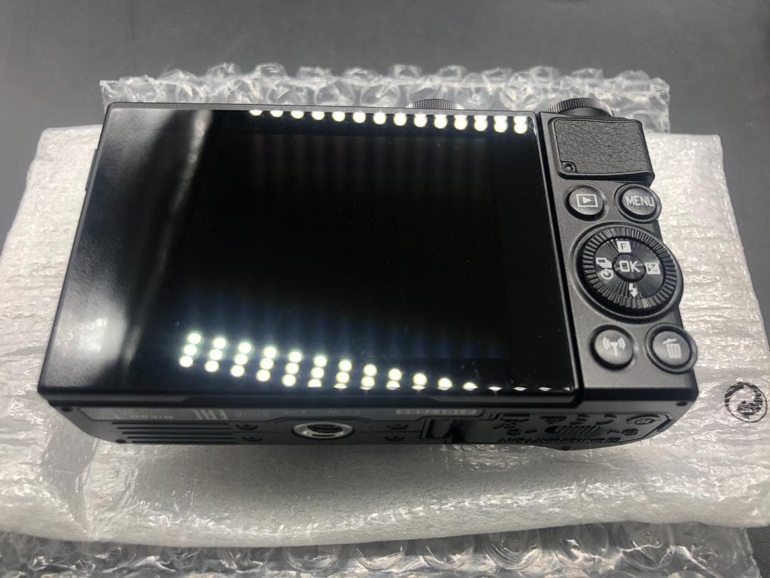 ほぼ未使用 Nikon 1 J5モデル ズームレンズキット ブラック