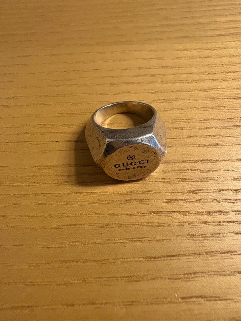 GUCCI 六角形リング.サイズ調整シール付き