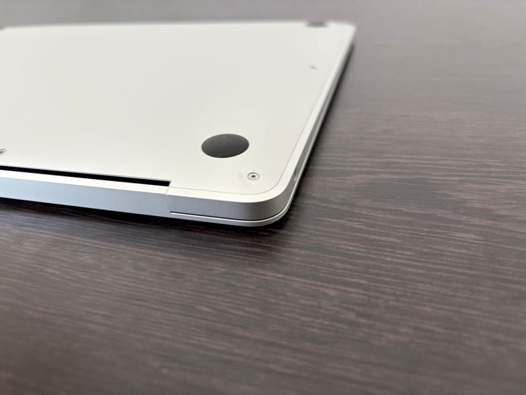 【Thu】MacBook/2020/13.3インチ/256GB/8GB