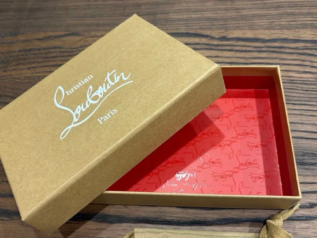 【美品】ルブタン 財布 ケース　カード