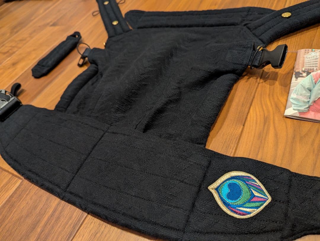 アーティポッペ抱っこ紐（ザイガイスト/ブラック）