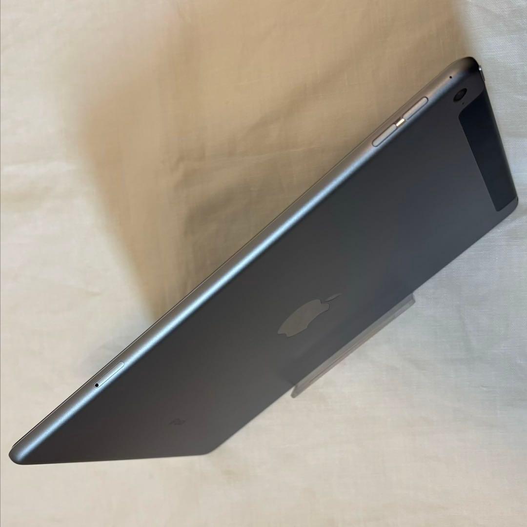 【美品】iPad Air2 Wi-Fi cellular 64GB 本体
