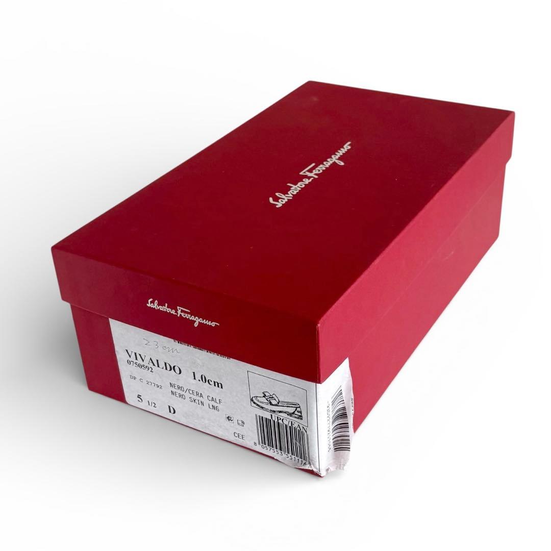 Salvatore Ferragamo VIVALDO ローファー 5.5