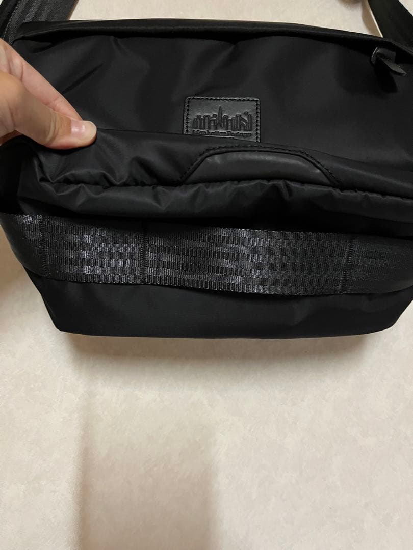 たかまん　ナイロン製 ブラック メッセンジャーバッグ