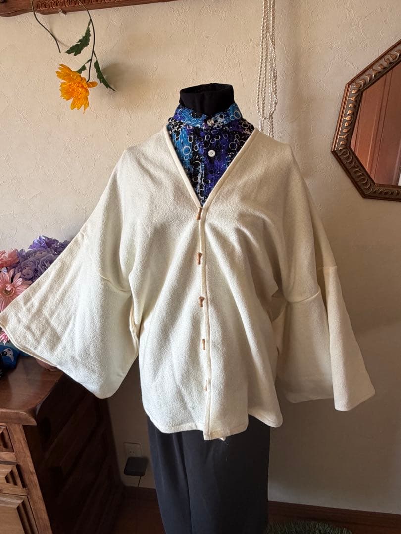 ソウソウ　SOU・SOU 白いハーフコート　梳毛阿弥はつき　羽織