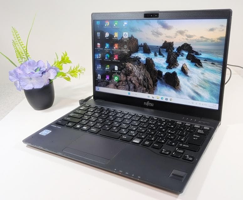 【薄型】軽量小型ノートパソコン✨新品SSD256GB✨win11✨オフィス