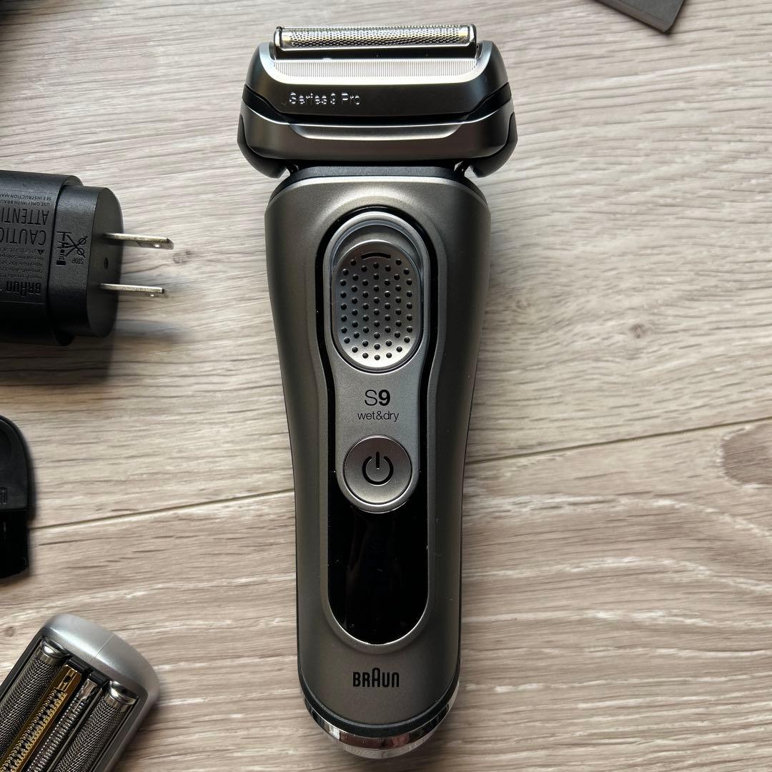 Braun Series 9 メンズ電気シェーバー　9345sv おまけ付