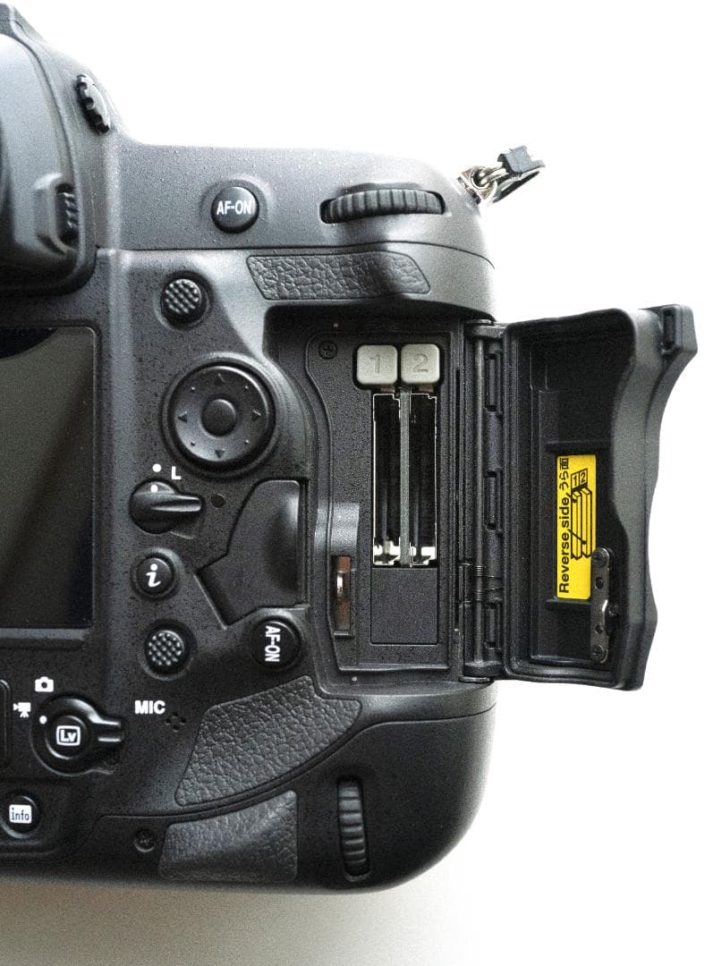 Nikon D5 一眼レフカメラ