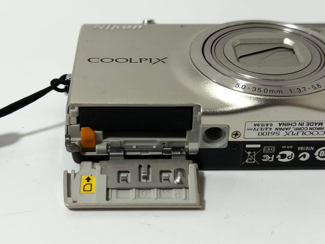 ニコン Nikon COOLPIX S6100 デジカメ ストラップ付き