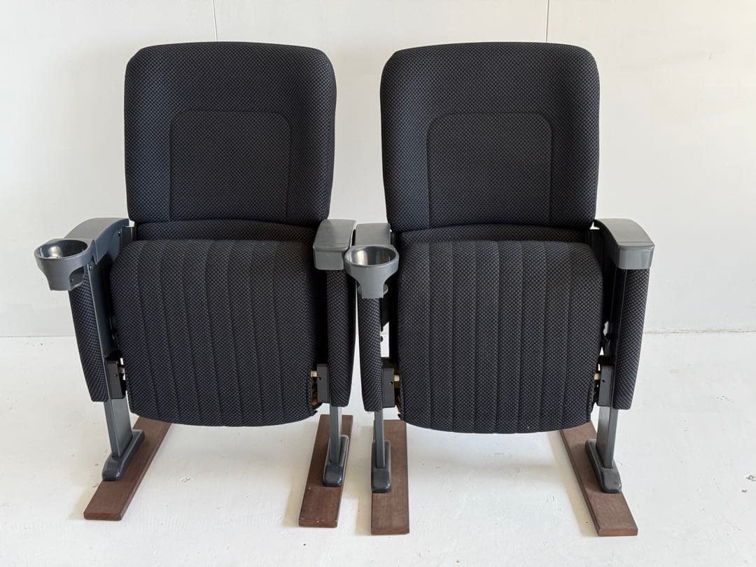 TOYS SHOOTER　コトブキ社製シアターチェア2脚送料込み