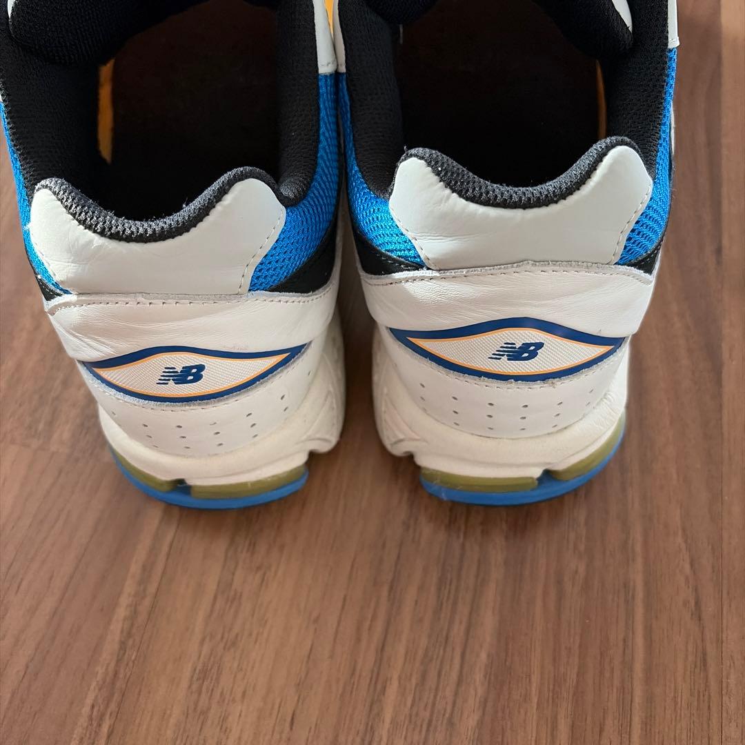 New Balance 2002R ホワイト/イエロー/ブルー