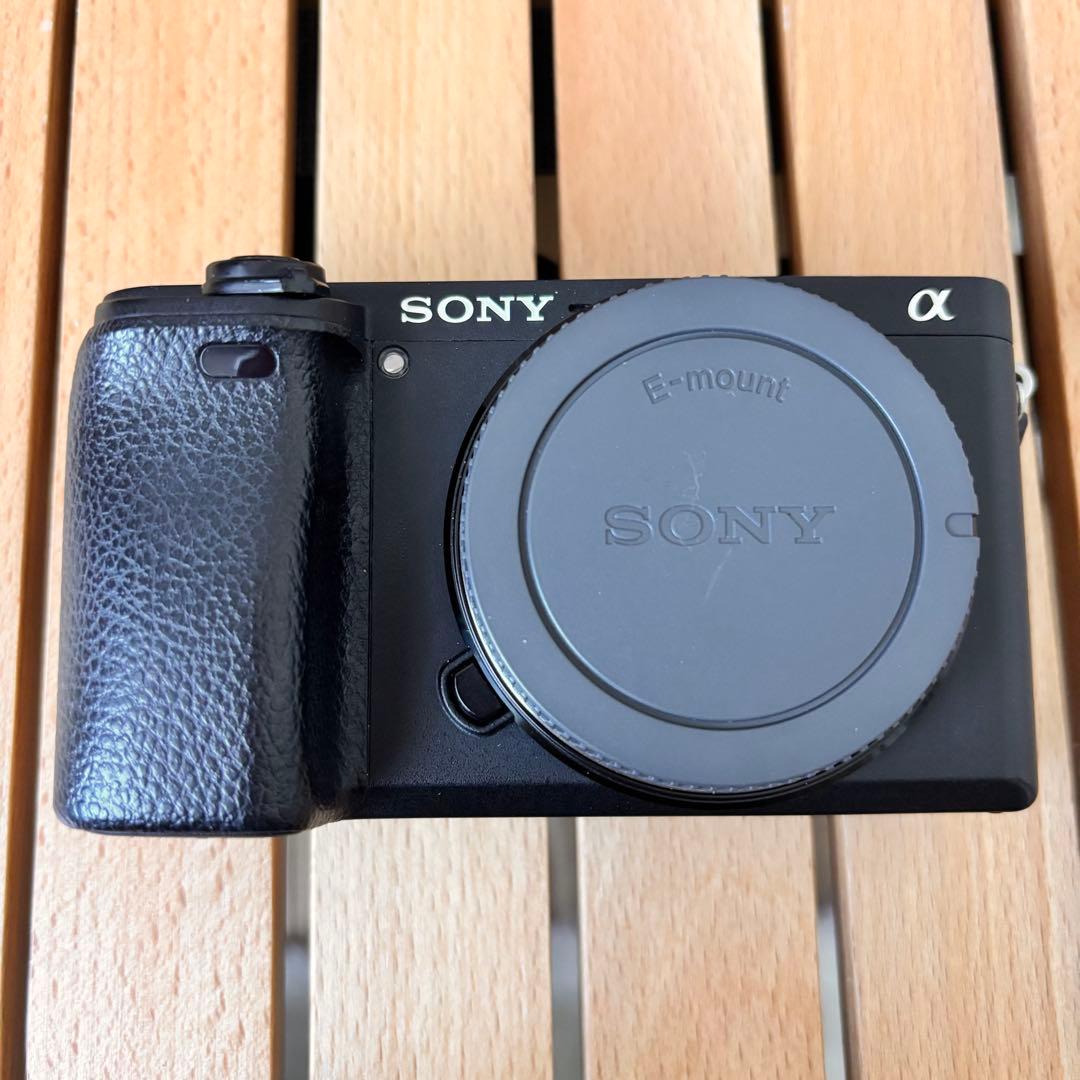 SONY ソニー α6300 ミラーレス一眼カメラ ズームレンズブラケット付き