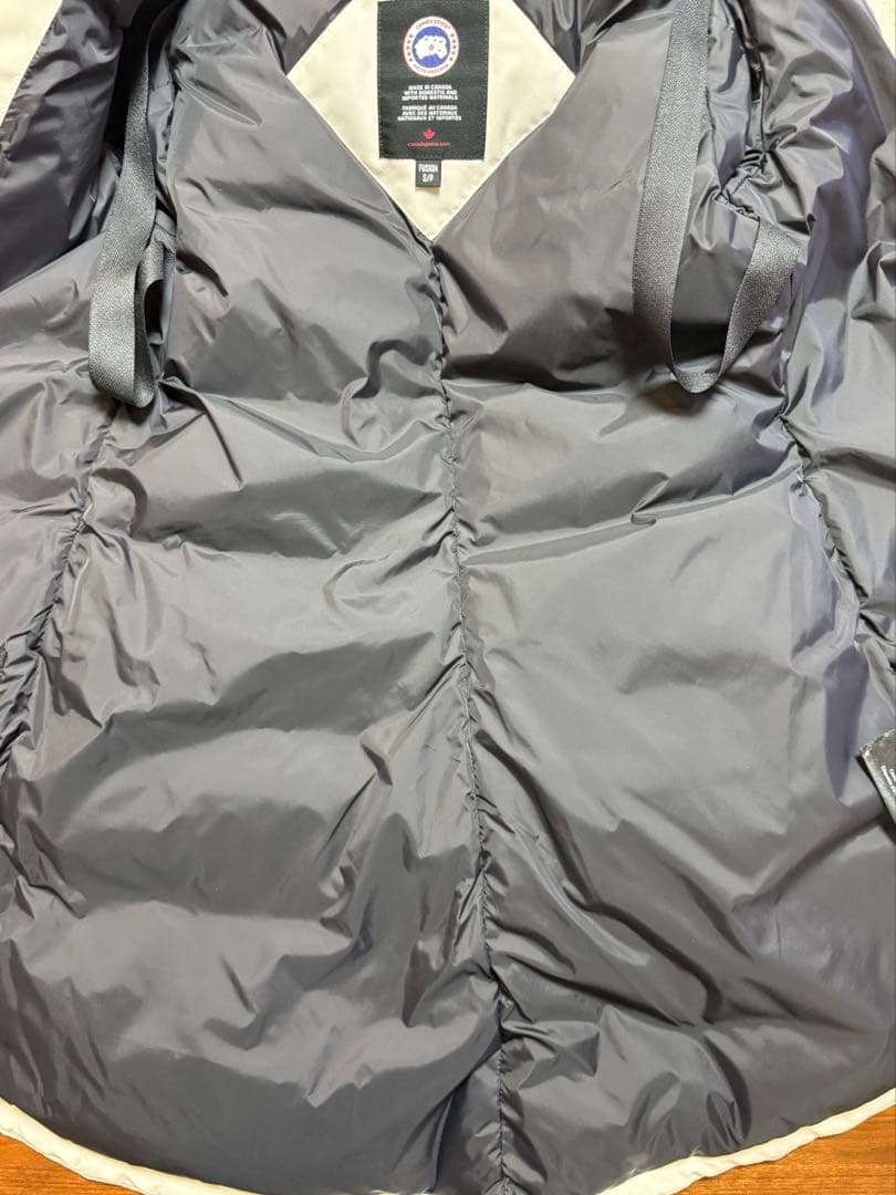 カナダグース ホワイト ダウンジャケット