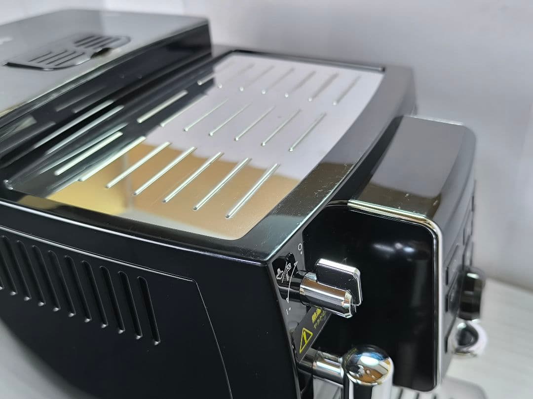 デロンギマグニフィカS コンパクト全自動コーヒーマシン ECAM23120B 3