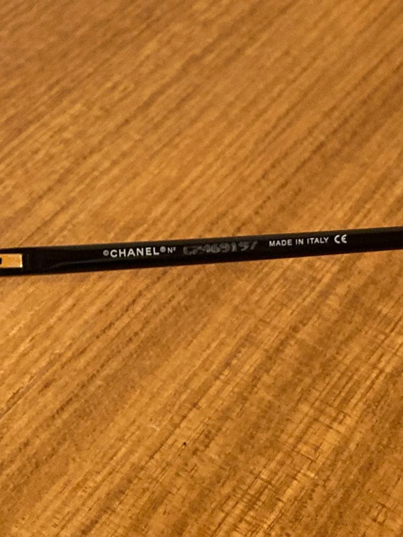 シャネル CHANEL サングラス　ロゴプレート パール飾り