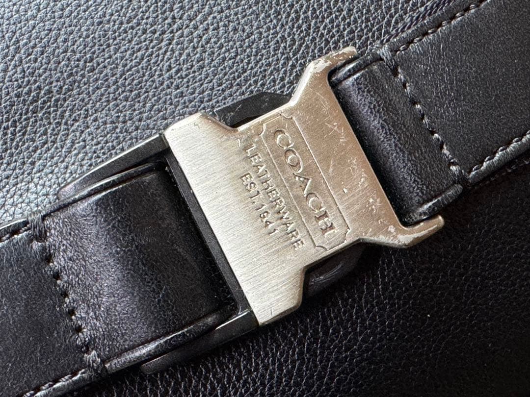 COACH トンプソン ブラック ボディバッグ レザー