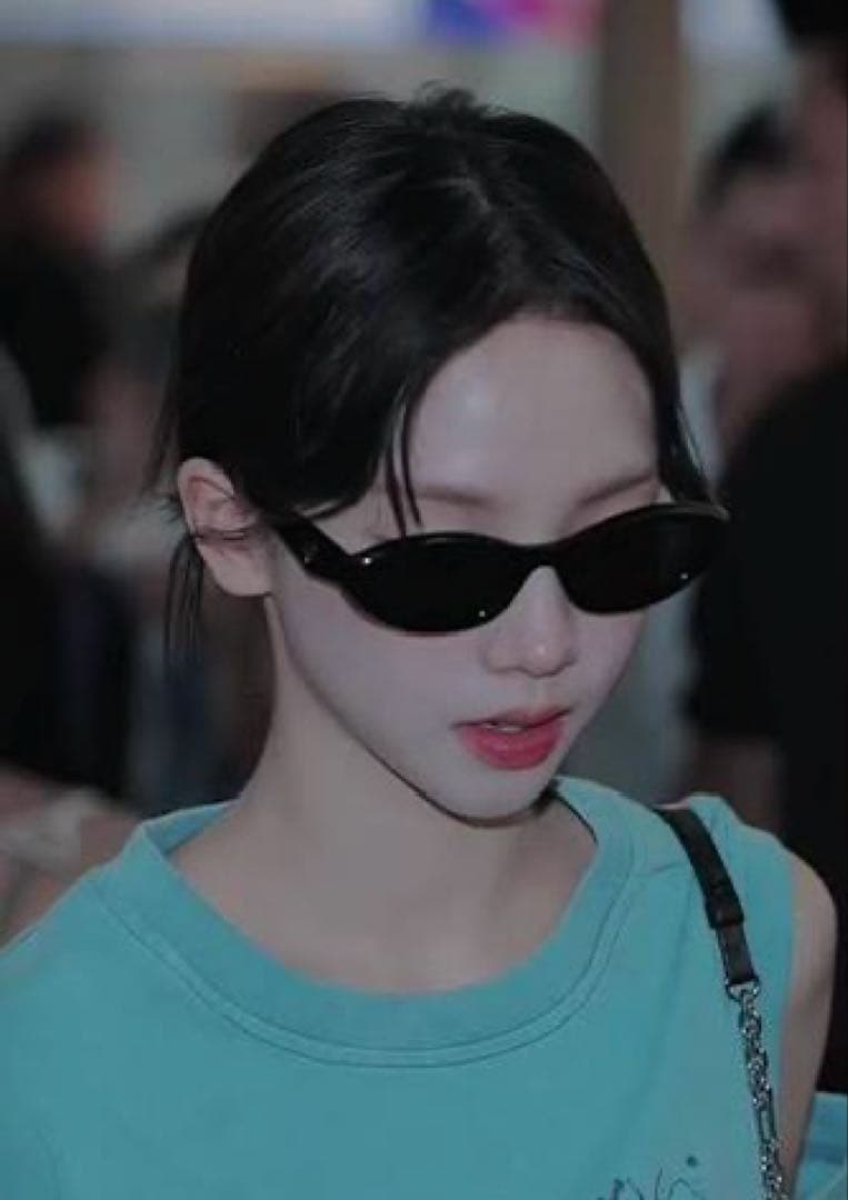 aespaカリナ着用 PRADA サングラス