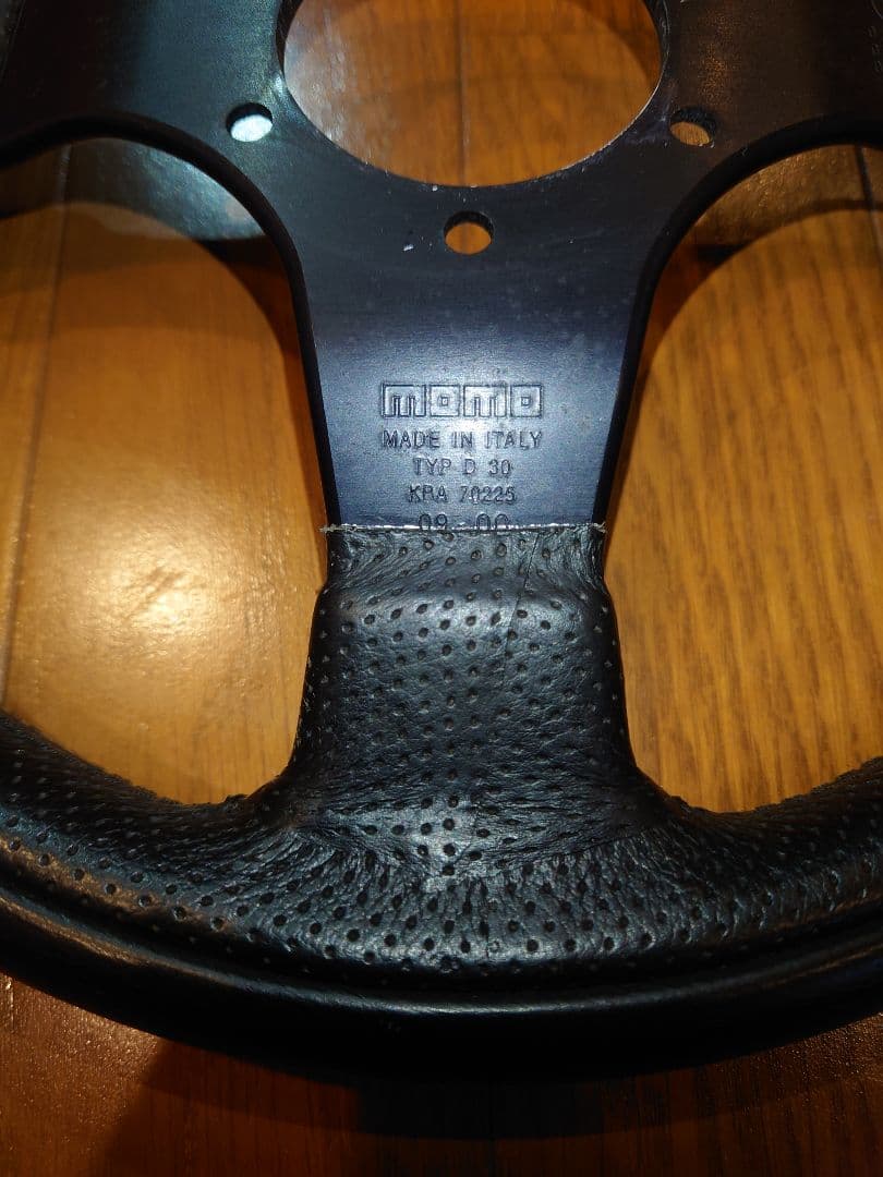 momo ステアリング 30パイ