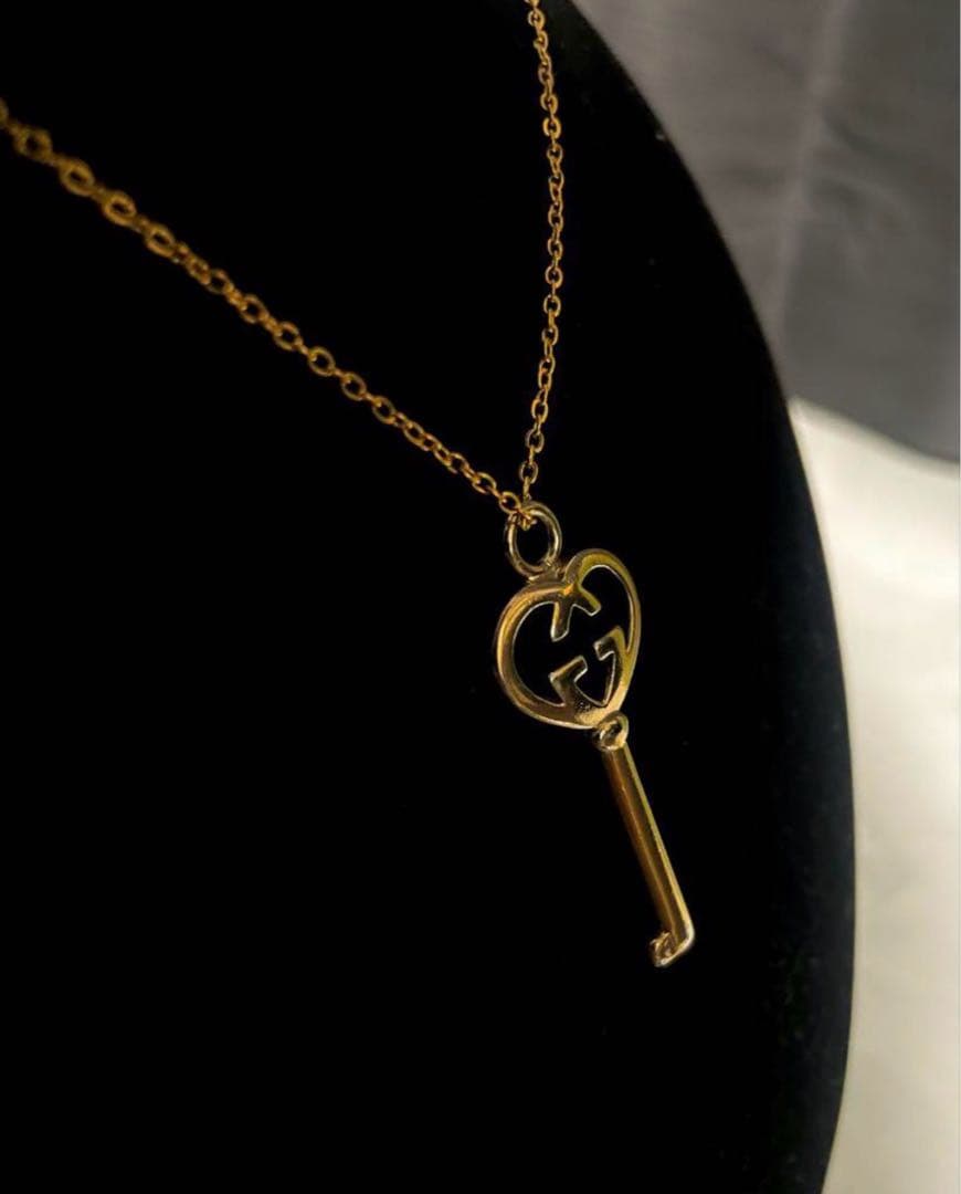 ★新品同様 GUCCI GGロゴハートチャームネックレス 【確実正規品】