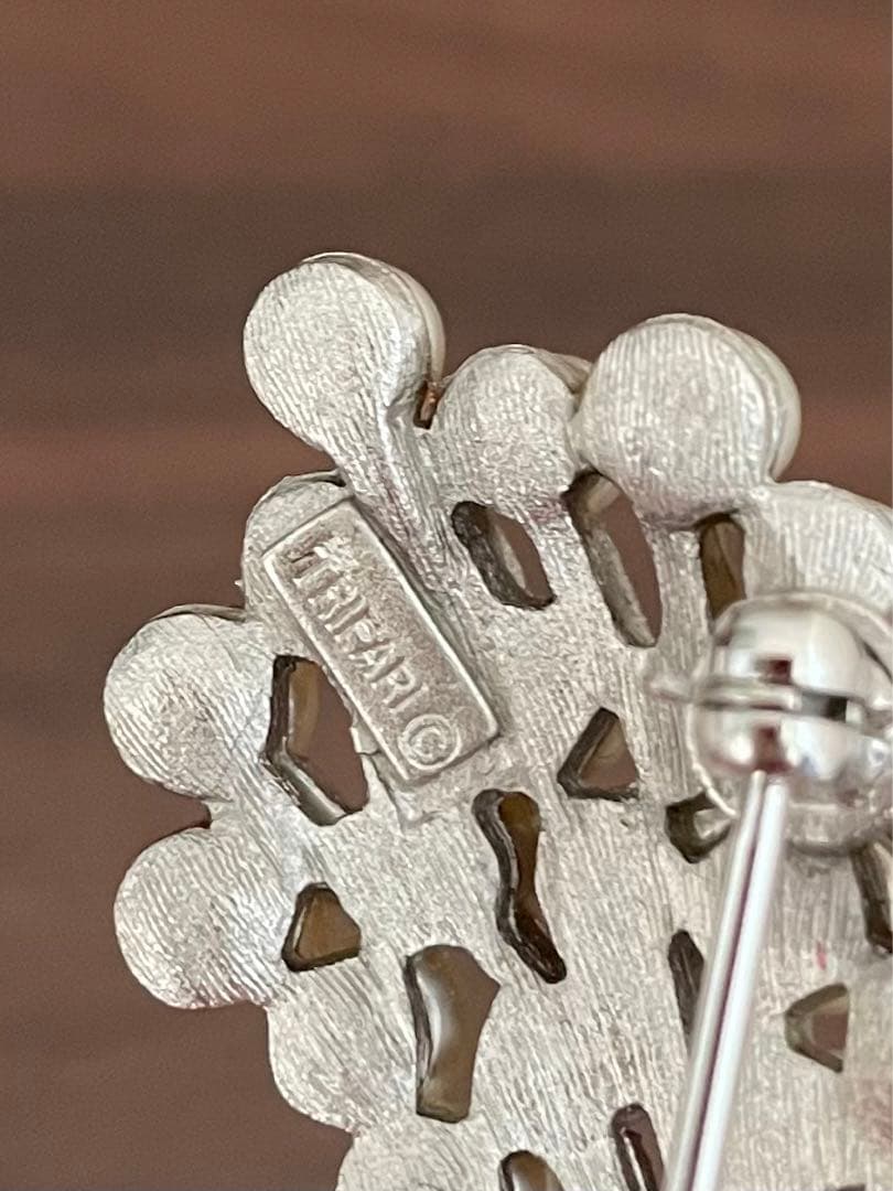 トリファリ　ヴィンテージ　パール　真珠　 ブローチ