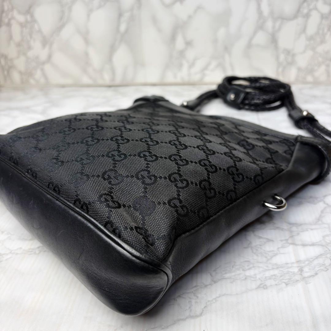 031 美品 GUCCI ショルダーバッグ 斜めがけ GGキャンバス g7