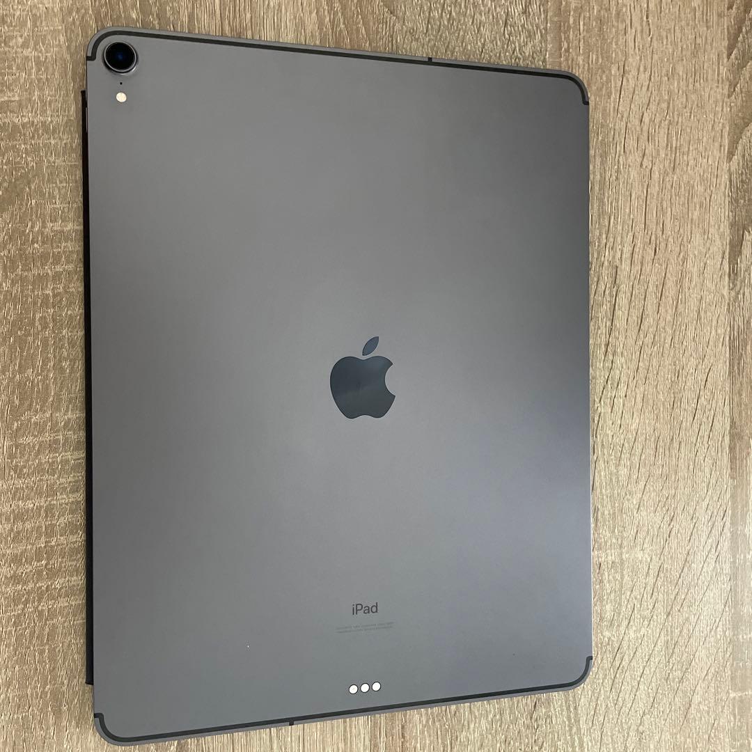 iPad Pro 12.9LTE第3世代 256 GB キーボード付