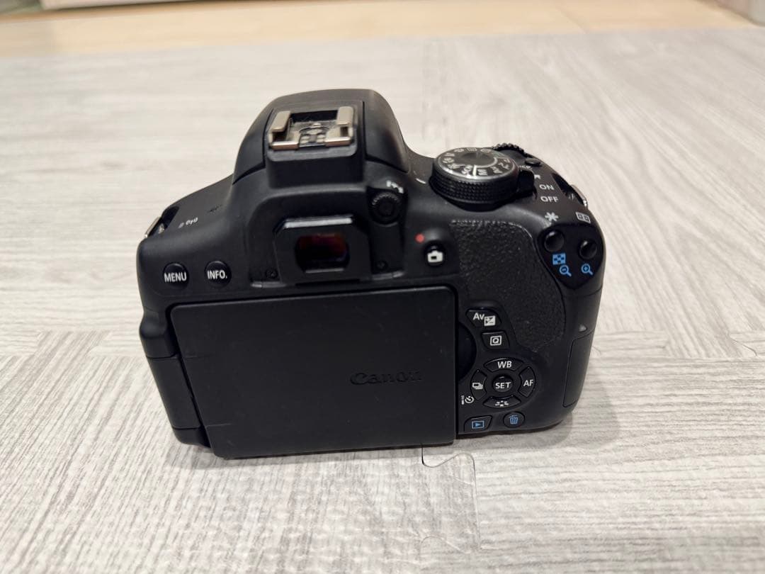 デジタルカメラ Canon EOS kiss x8i