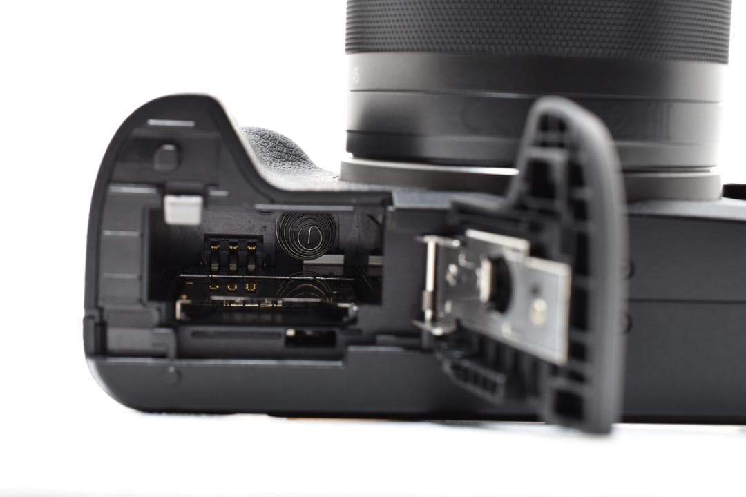 ★美品★Canon EOS kiss M EF-M 15-45mm レンズキット