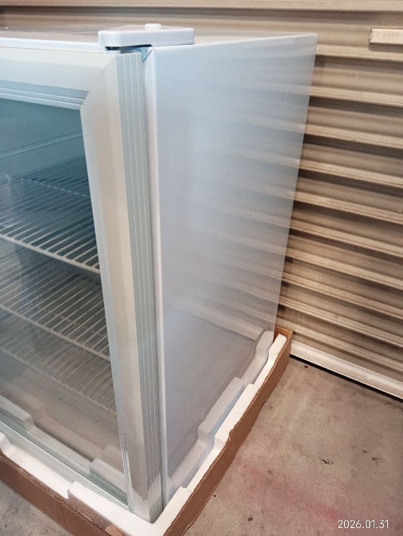 【新品送料込み】ガラスドア冷蔵庫 ホワイト 3段棚　冷蔵ショーケース　店舗