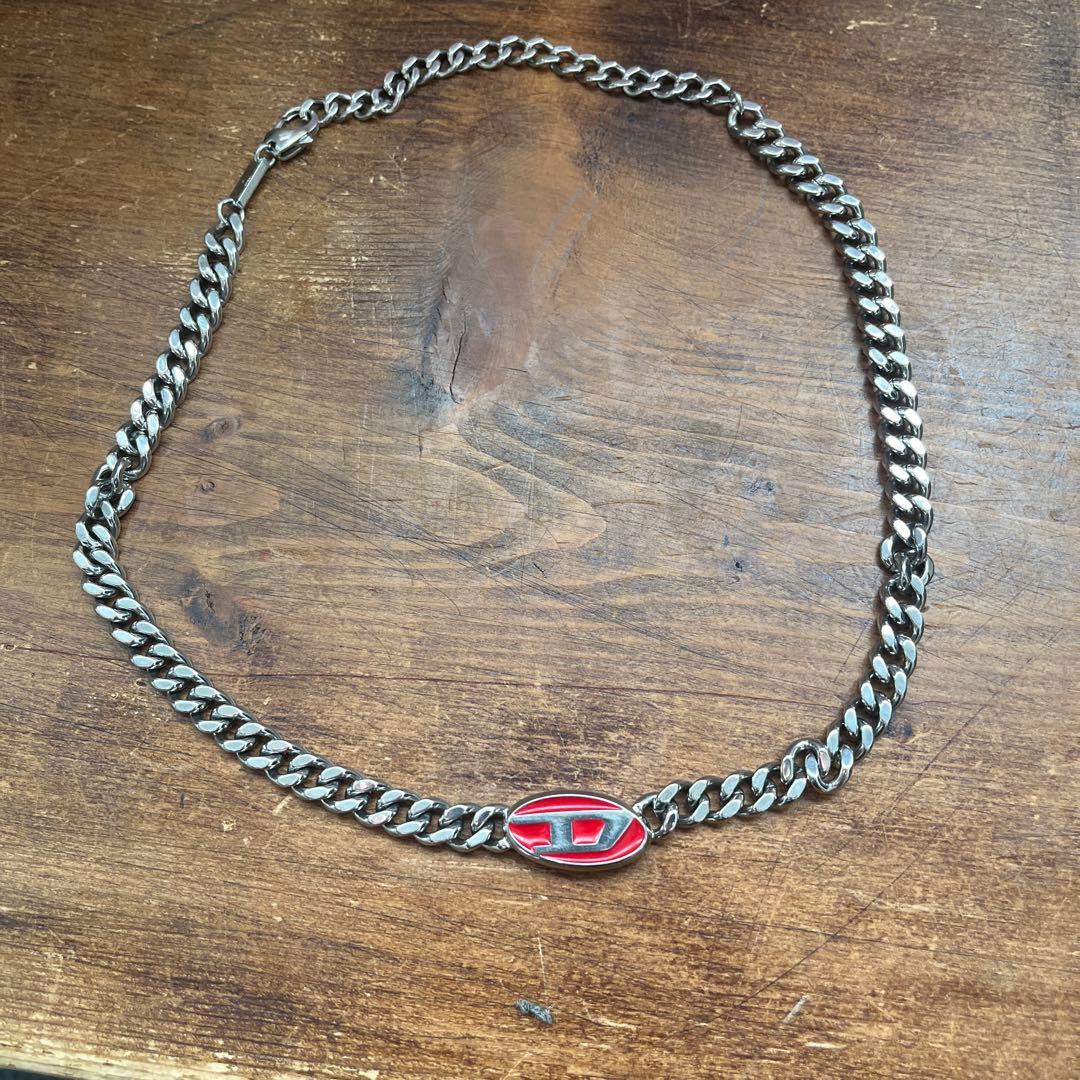 っっっっr 　　　　DIESEL シルバー レッド チェーンネックレス