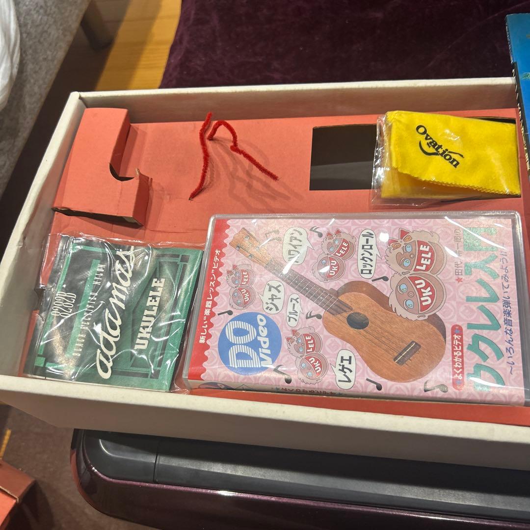 美品！アプローズ バイ オベーション UA20 ウクレレ 本体 ケース付き