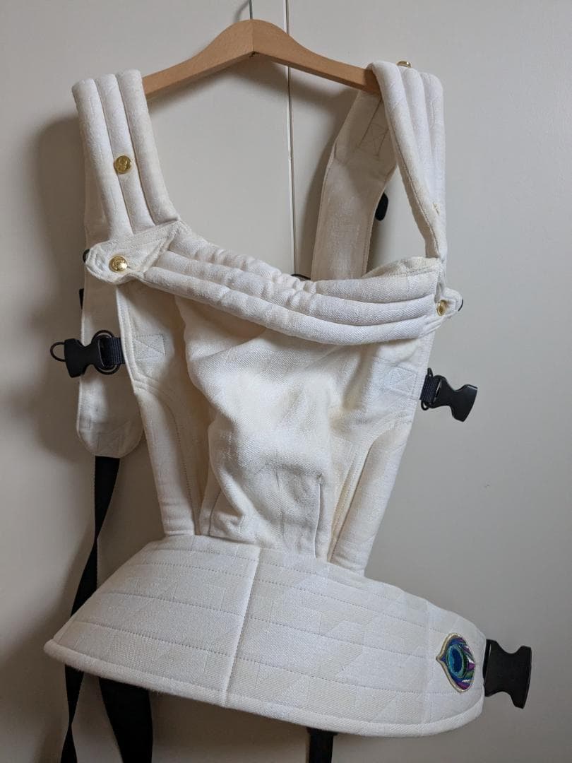 ホワイト 抱っこ紐 孔雀の目刺繍