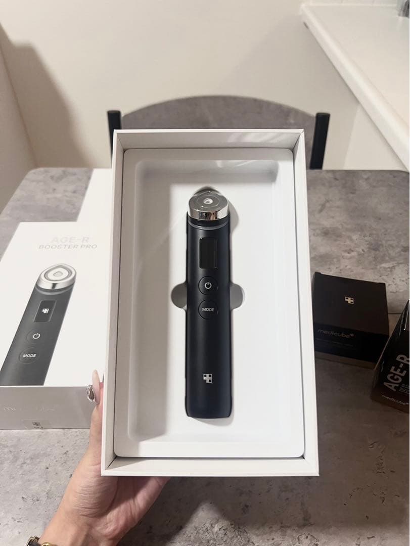 【新品未使用】AGE-R BOOSTER PRO 美顔器