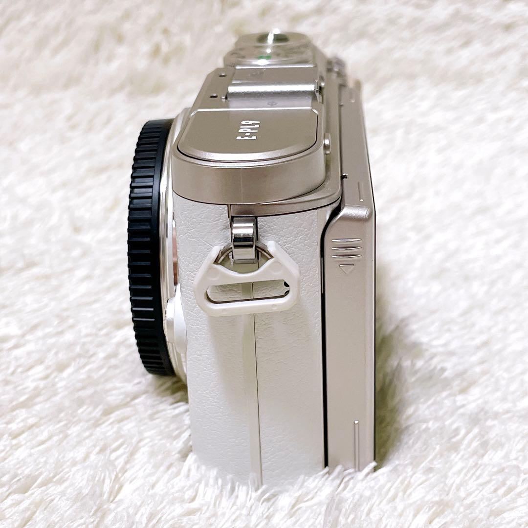 美品 OLYMPUS PEN E-PL9 ダブルズームキット ミラーレス一眼レフ