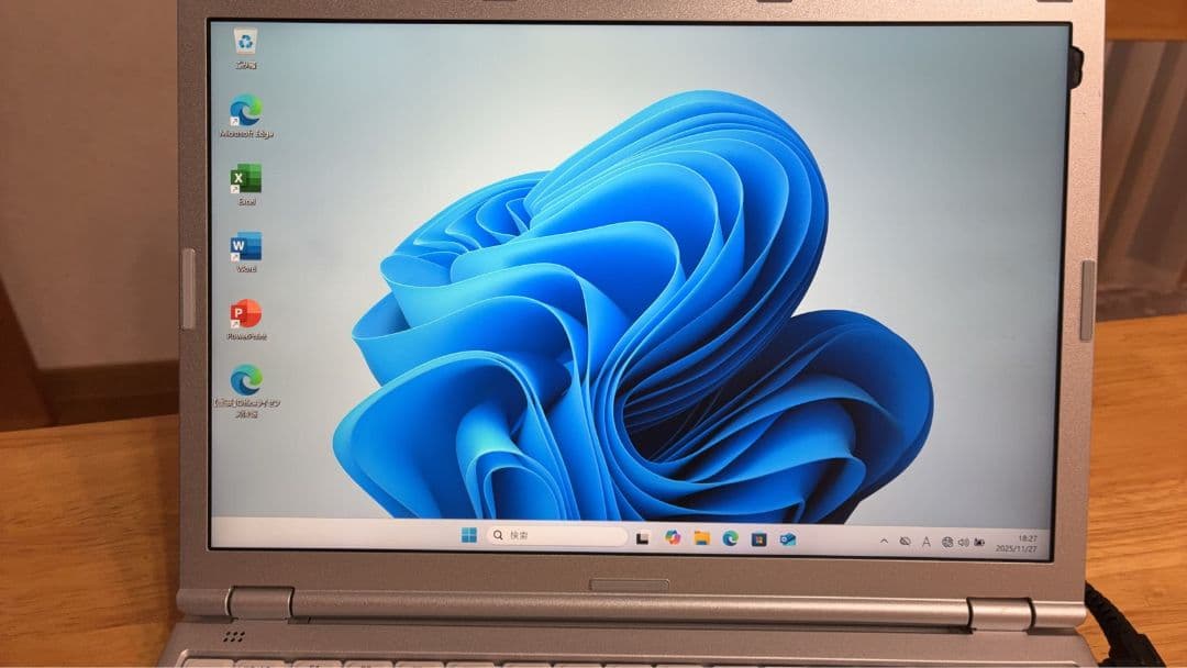 人気☆レッツノート CF-SZ6　i5-7300/メモリ８GB SSD256GB