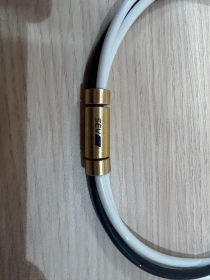 SEV ネックレス 白/黒