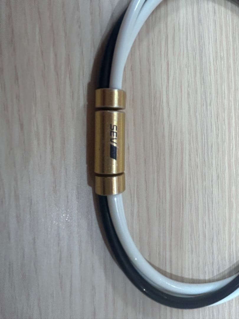 SEV ネックレス 白/黒