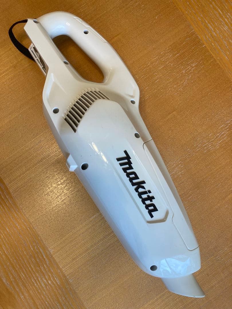 マキタ スティック掃除機 付属品多数 値段交渉 即購入可 CL-107FD