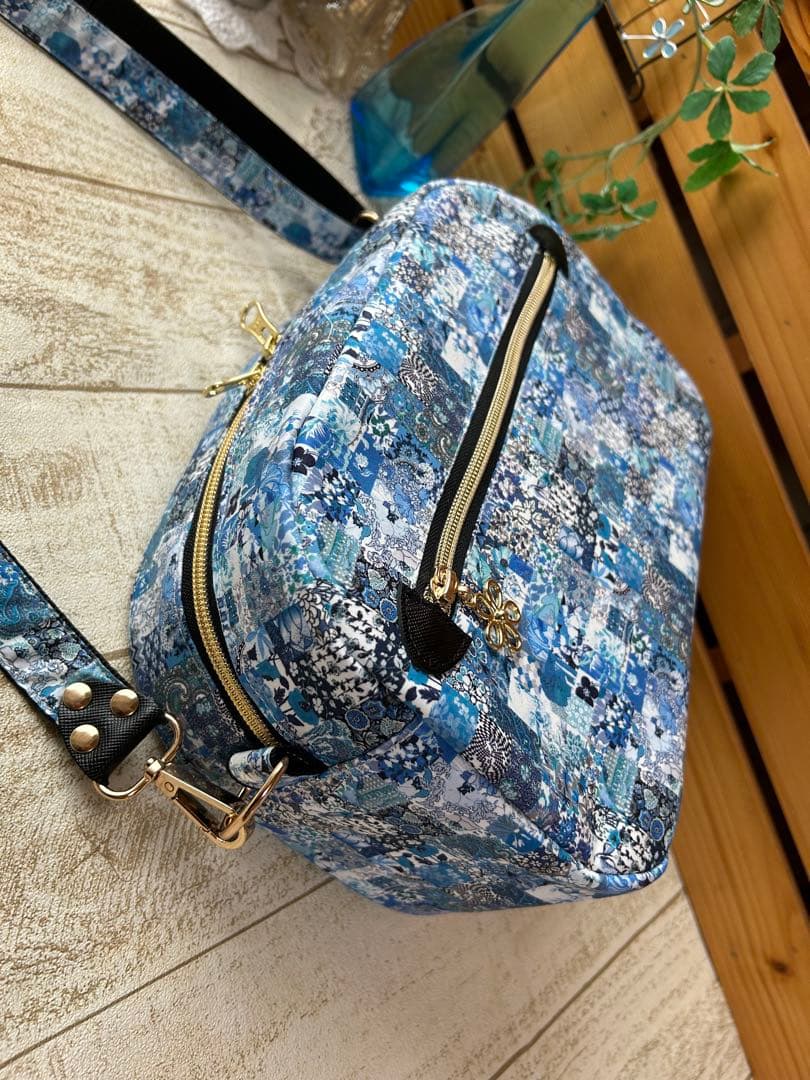 n.k.d♡リバティ カジュアルショルダーバッグ　マチ10cm