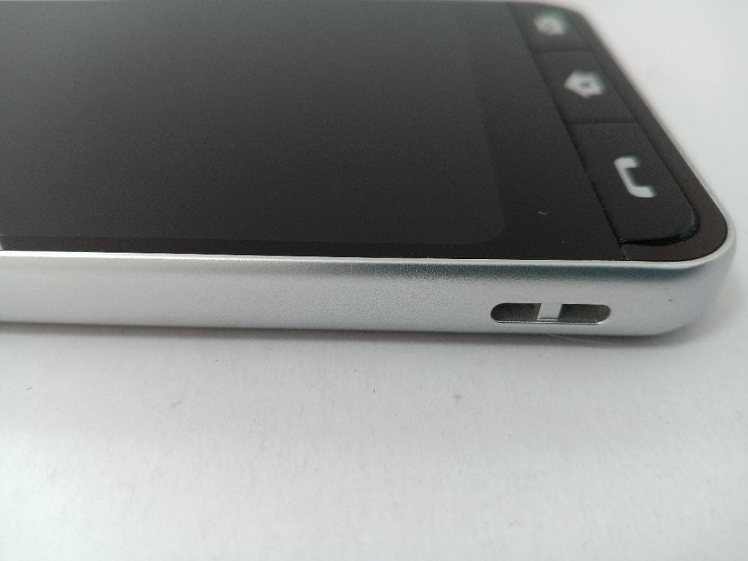 ☆ au BASIO active SHG09 シルバー