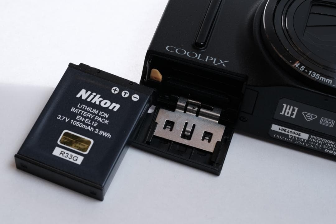 Nikon COOLPIX S9700（外装極上品・実写作例あり）