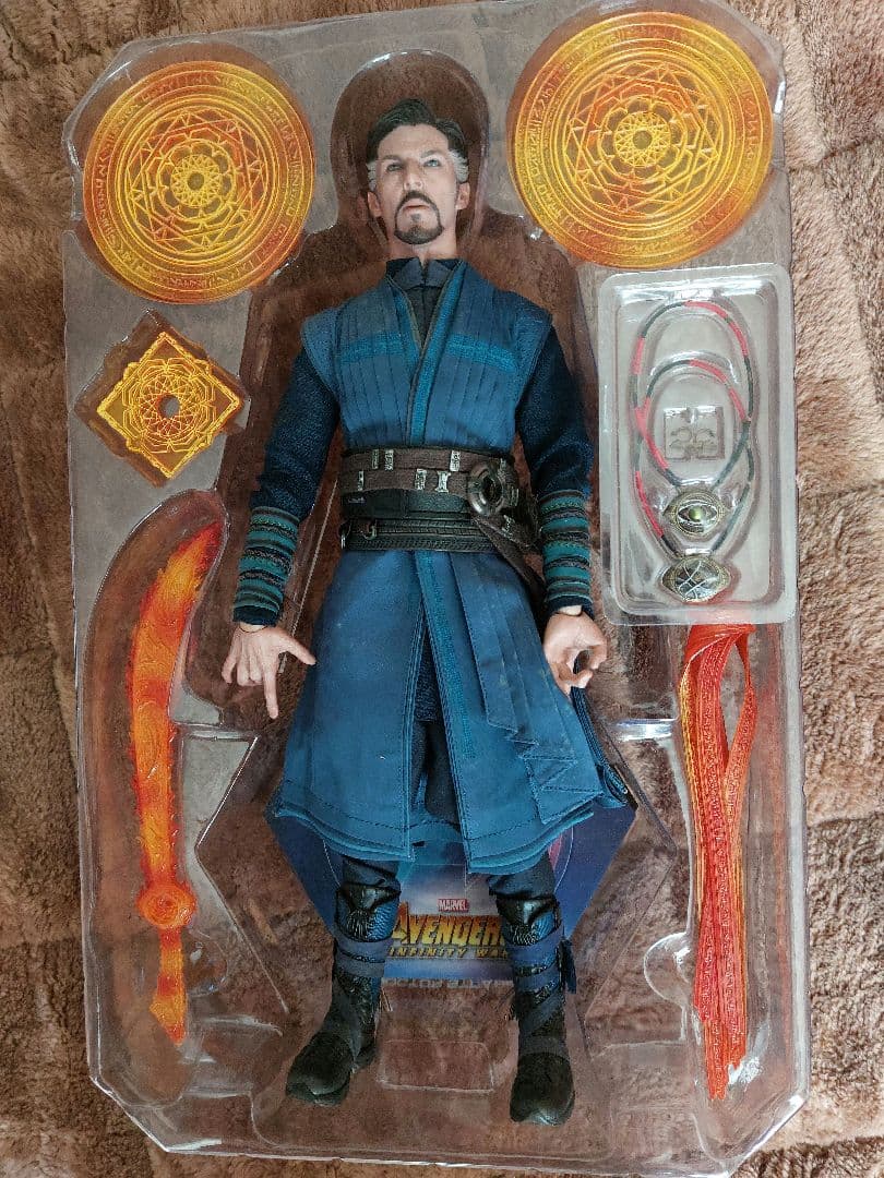 ホットトイズ　ドクターストレンジ1/6フィギュア（オプションパーツ付き）