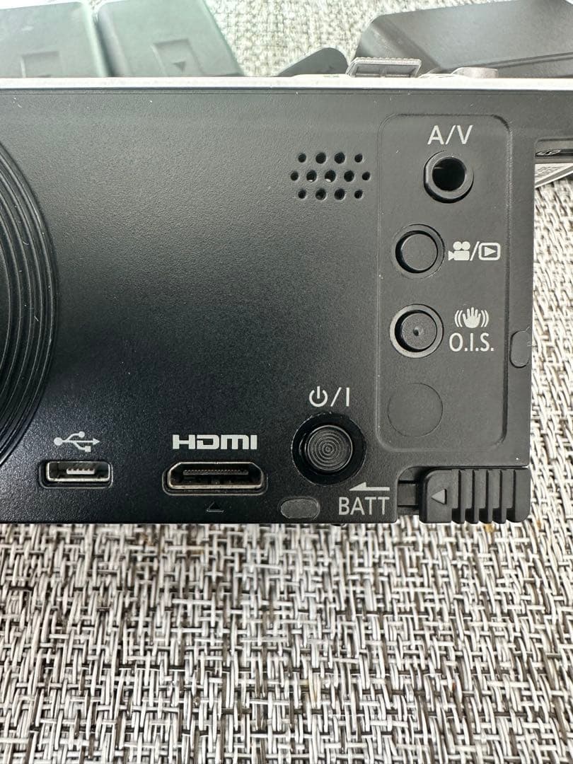 Panasonic HC-V230M ビデオカメラ 本体セット＋予備バッテリー付