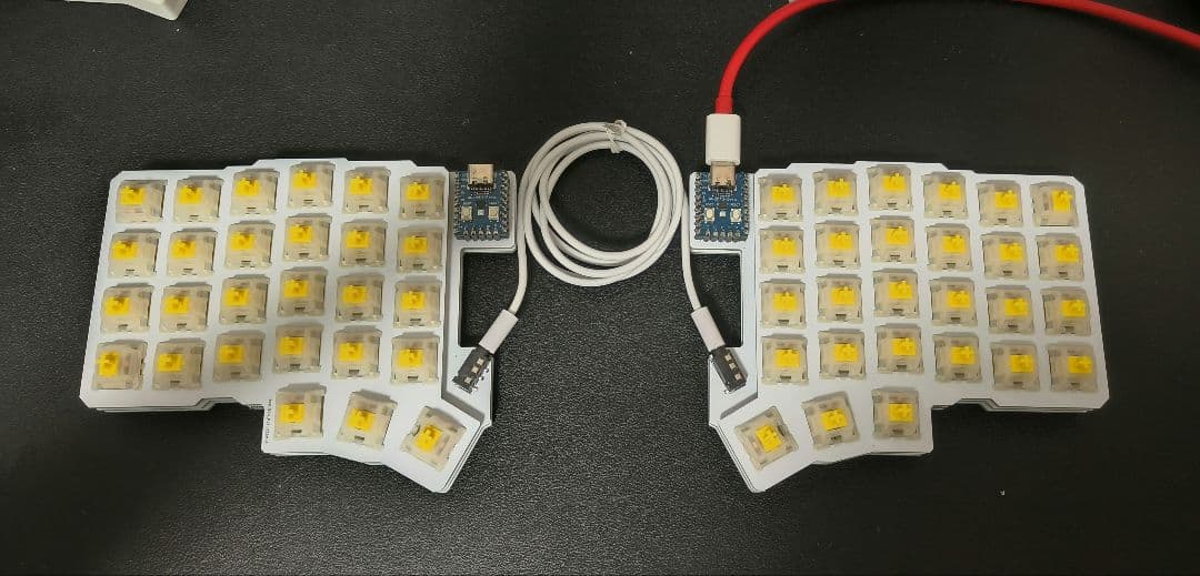 分割型キーボード　無刻印　ホワイト